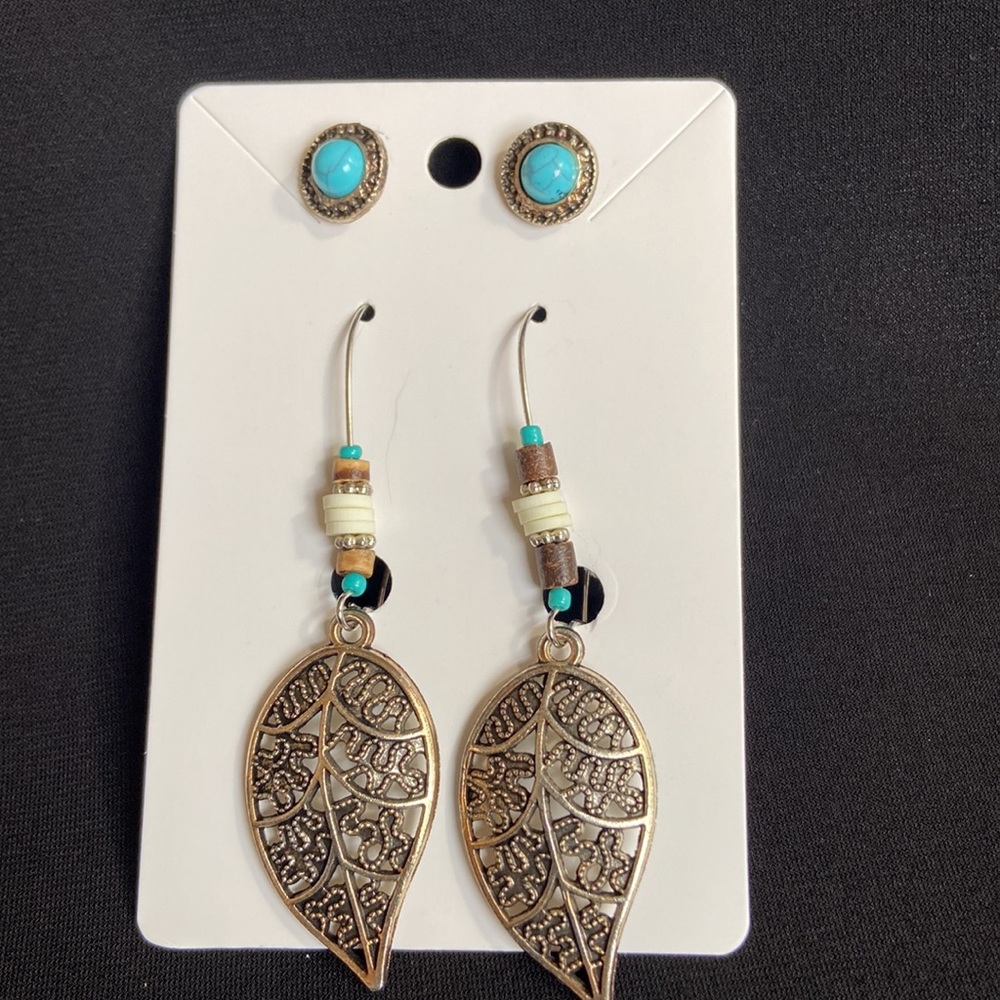 NWOT Boho Hanging Earring with matching Stud